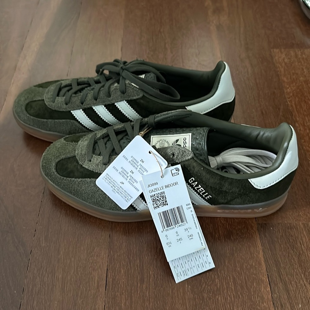ADIDAS GAZELLE INDOOR Night Cargo, Alumina & Gum 3